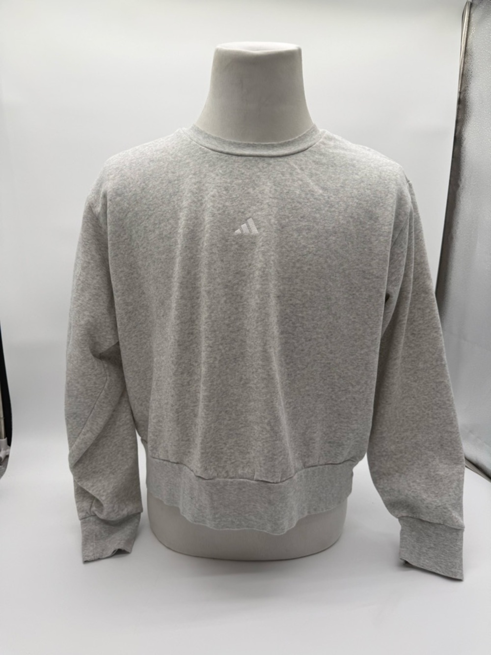 Adidas Women's Loose Slight Cropped Sweatshirt Light Gray Size 2X Plus Size EUC - Picture 2 of 14